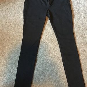 Woman’s pants, black in color,  size small.  Brand is Express.  New with tag on.